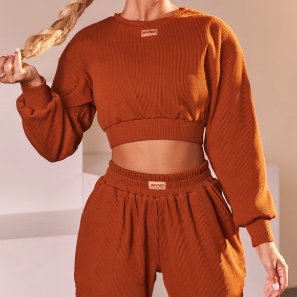 Oh Polly Tops - At Ease Sweatshirt and Jogger Set in Light Brown